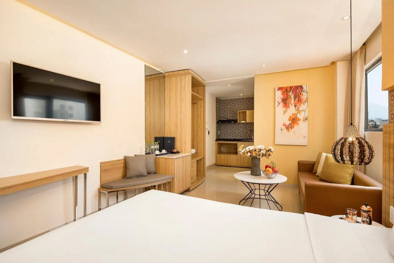 Bella Merry Hotel And Apartment Da Nang 4*,